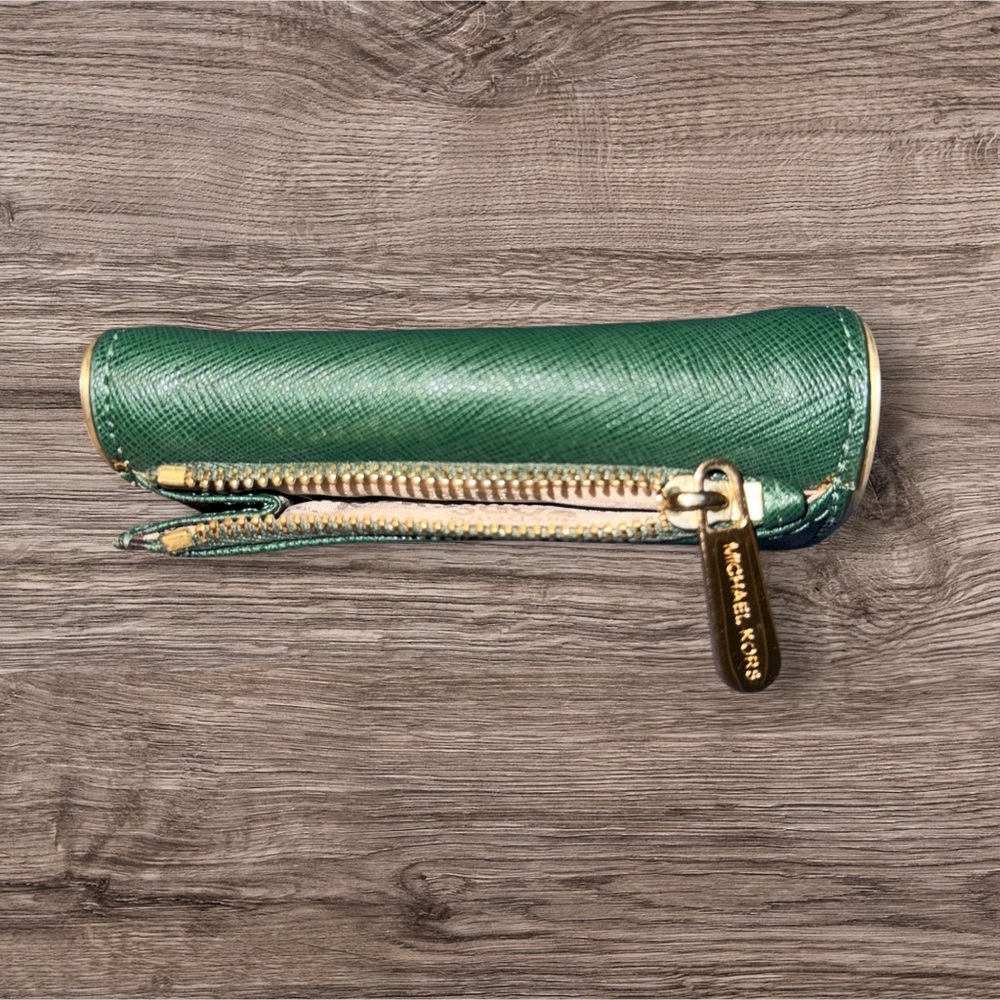Michael Kors Emerald Wallet with Gold Details - Picture 5 of 5